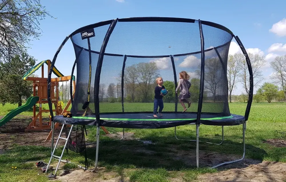 Gdzie kupić trampolinę ogrodową? Najlepsze miejsca i modele do wyboru