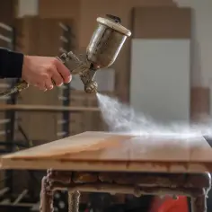 Jaki pistolet do malowania mebli wybrać? Kluczowe informacje i porady